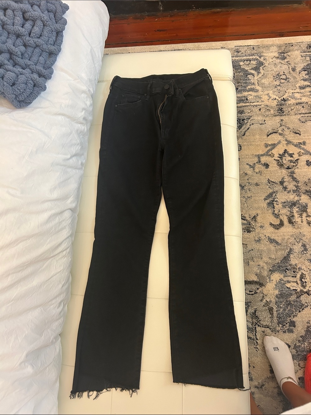 MOTHER Black Insider Crop Step Fray